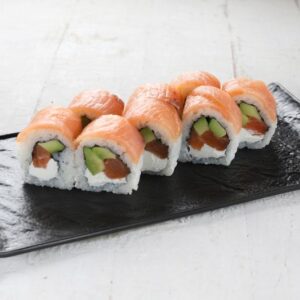 Roll Philadelphia (с покрытием из копченого лосося)