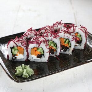 Vegiterian Roll (посыпанный тонкими ломтиками фиолетового батата)