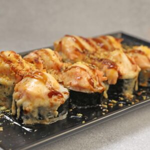 Горячий Ролл с Запеченным Лососем и Сыром