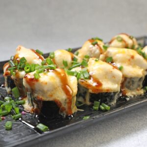 Горячий Ролл с Дорадо и Сыром